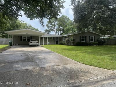 2404 Rosewood Street
