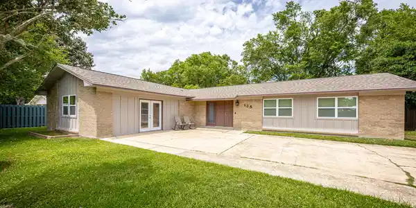 135 La Branche Avenue