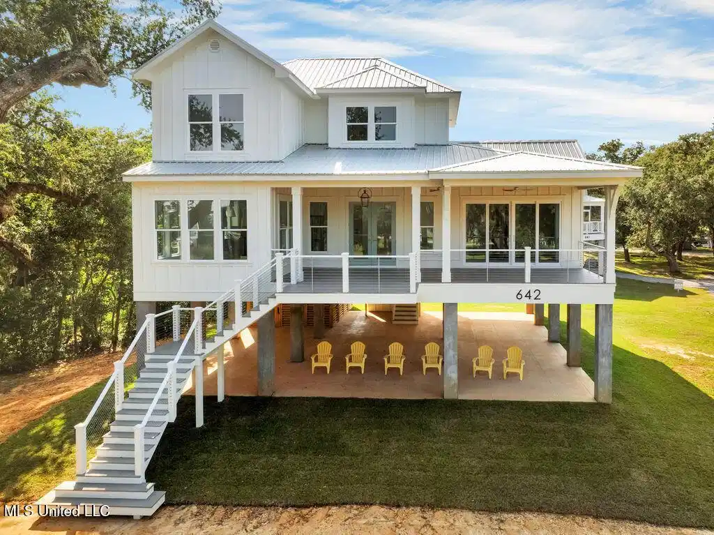Image 1: 642NBeachExteriors-11