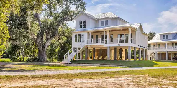 Image 3: 642NBeachExteriors-4
