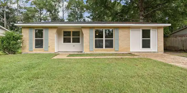 2718 Ridgeway Drive