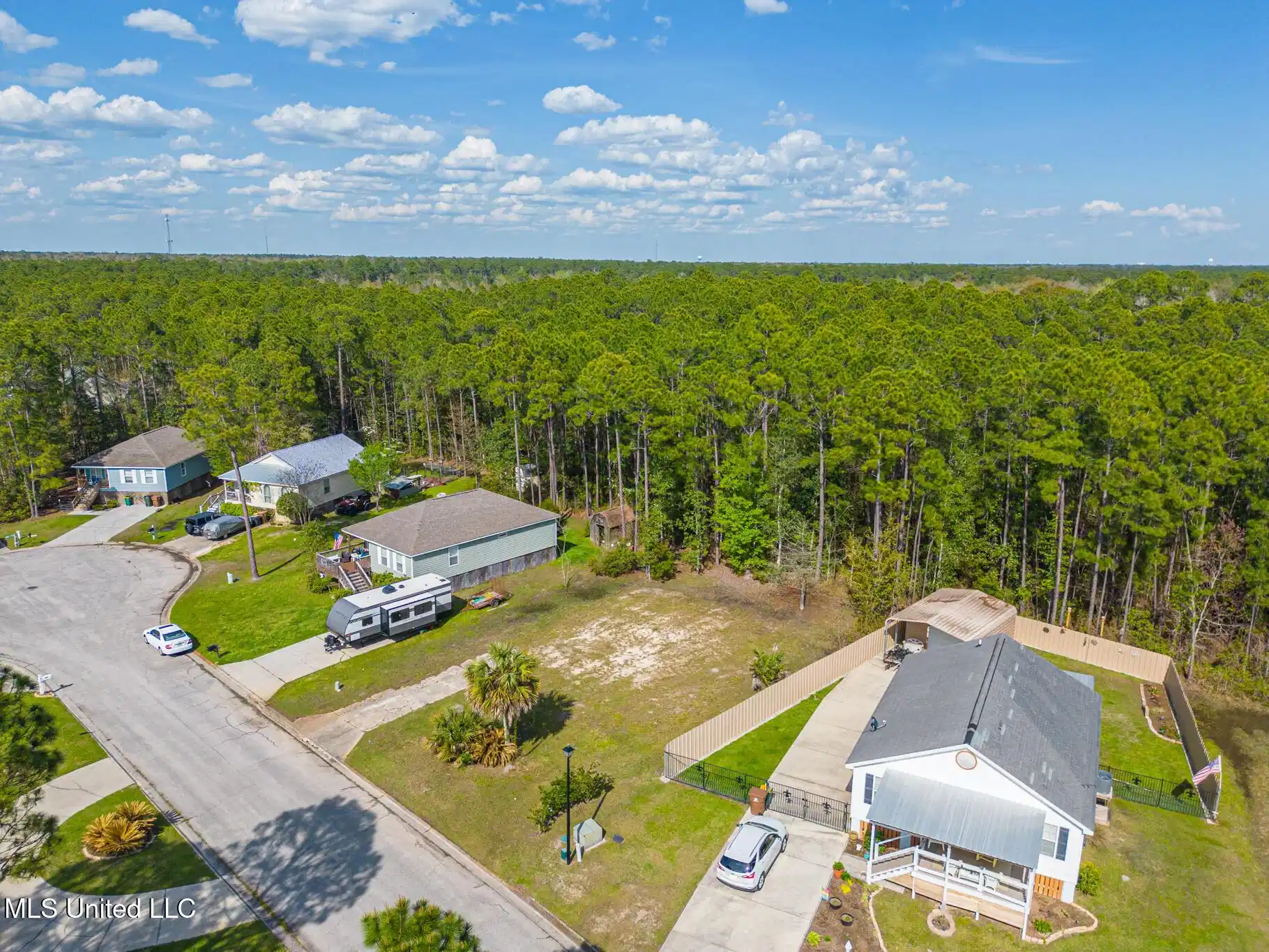 Image 1: 814 Deer Trail Lane