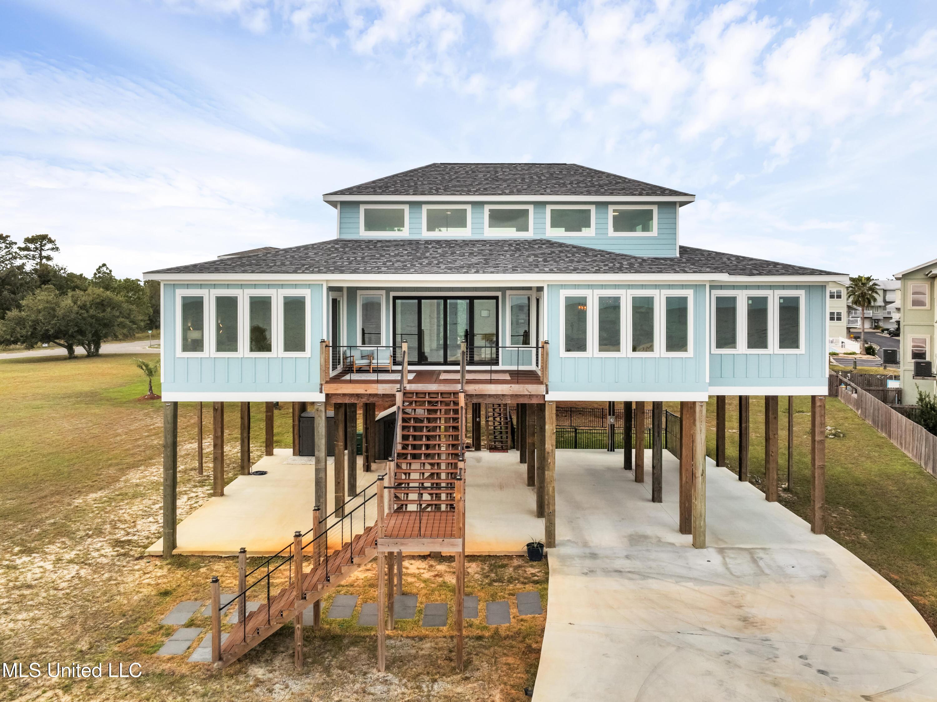 Image 1: 790W.BeachBlvd