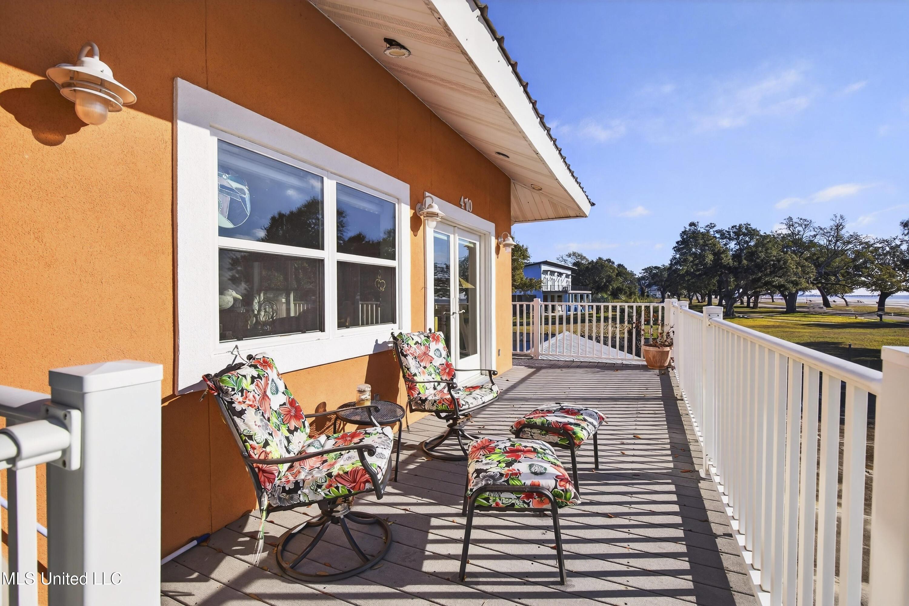 Image 2: 470W.BeachBlvd-8