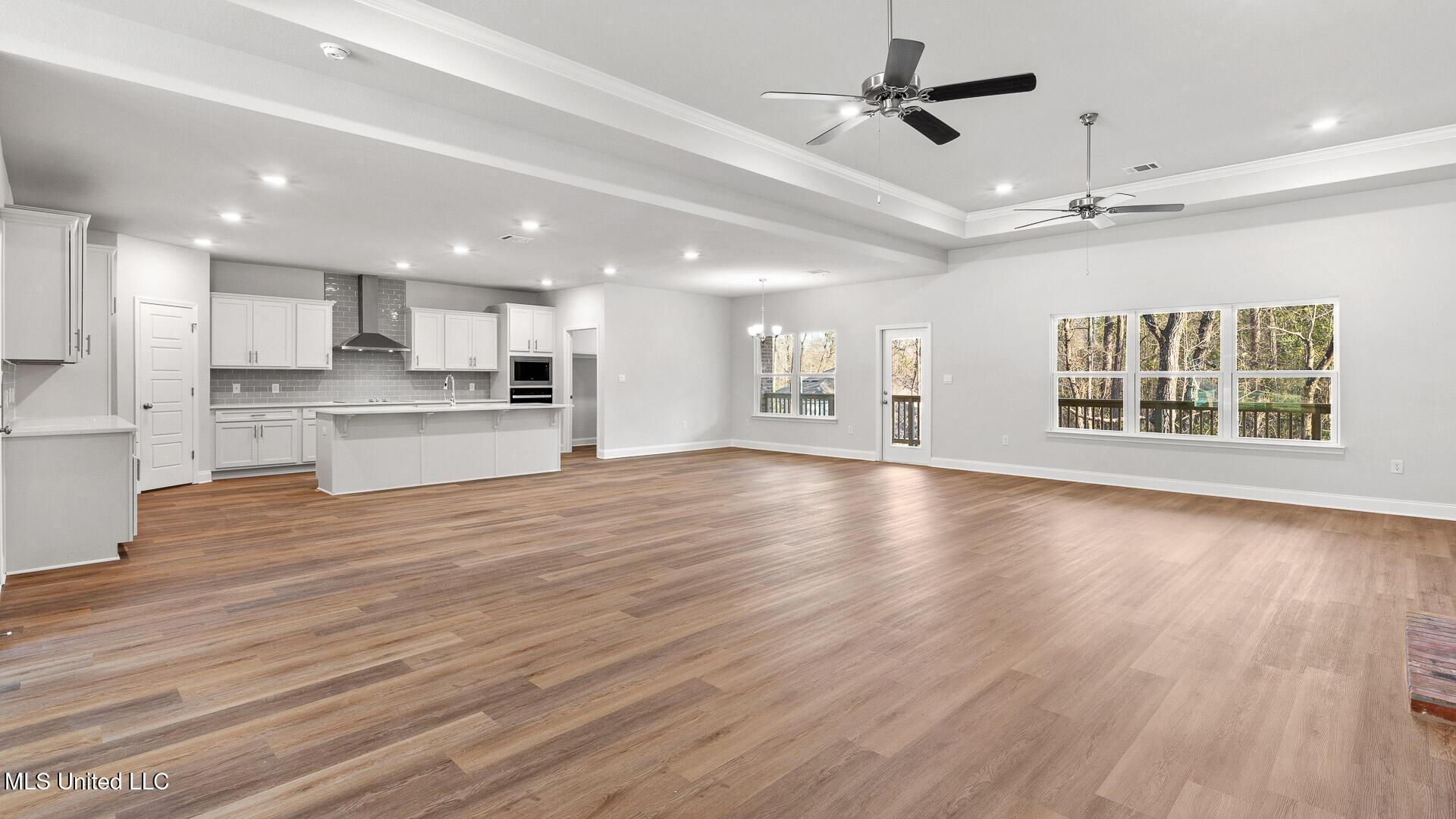 Image 3: Living Area