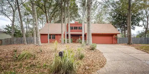 110 Simon Boulevard