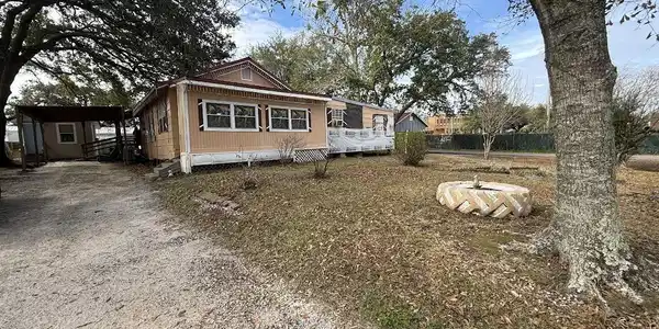 544 Demontluzin Avenue