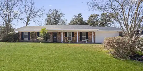 1209 Hammersmith Lane