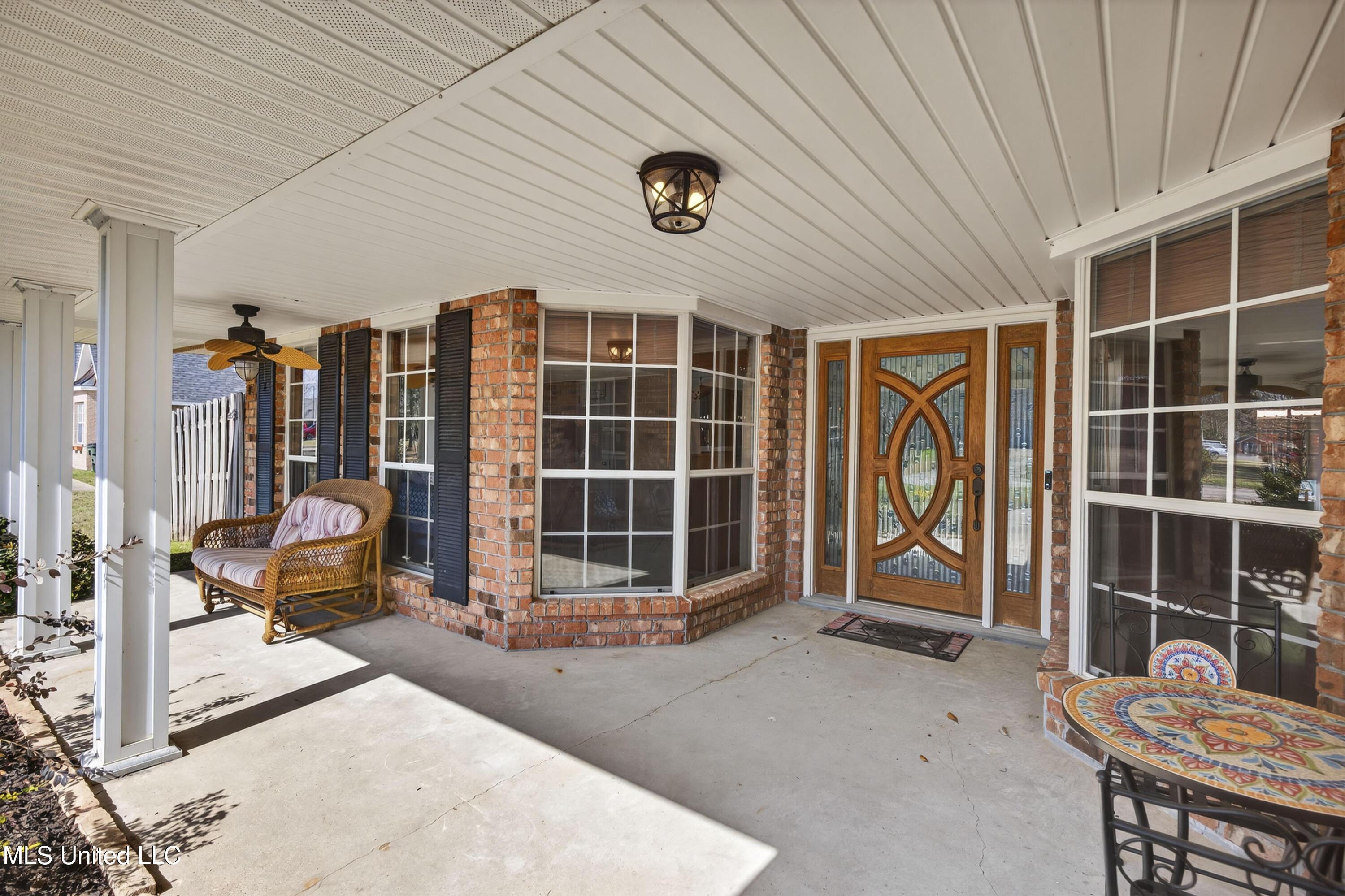 Image 3: 8938HanaleiCir-5