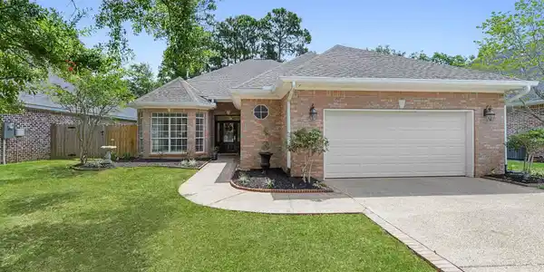 2550 Rue Palafox