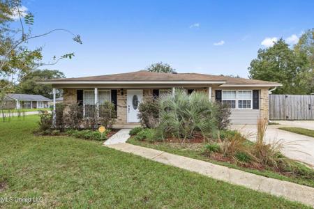 649 N Orchard