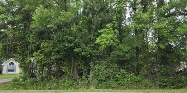 Menge Avenue