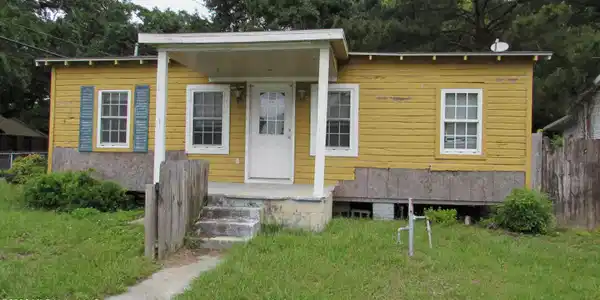 303 Myrtle Street