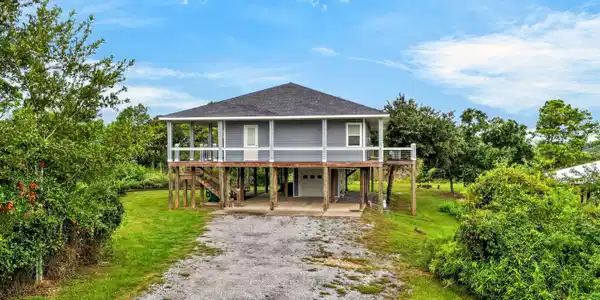 Image 2: 3146GulfviewPl-1