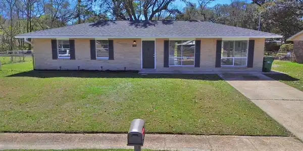 15825 Waycross Drive