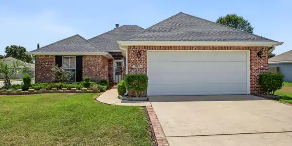 317 Twin Lakes Boulevard