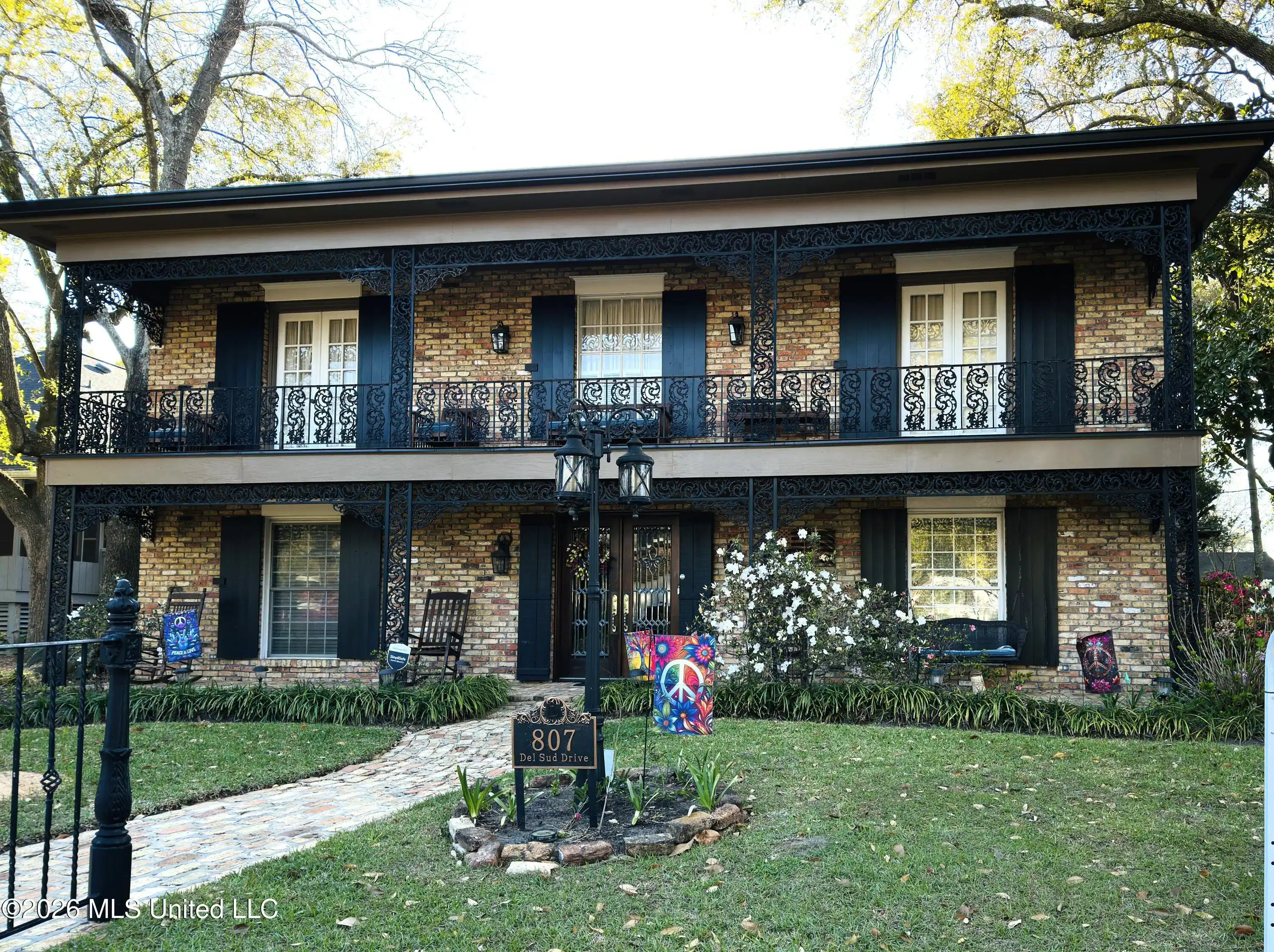 Image 1: Front