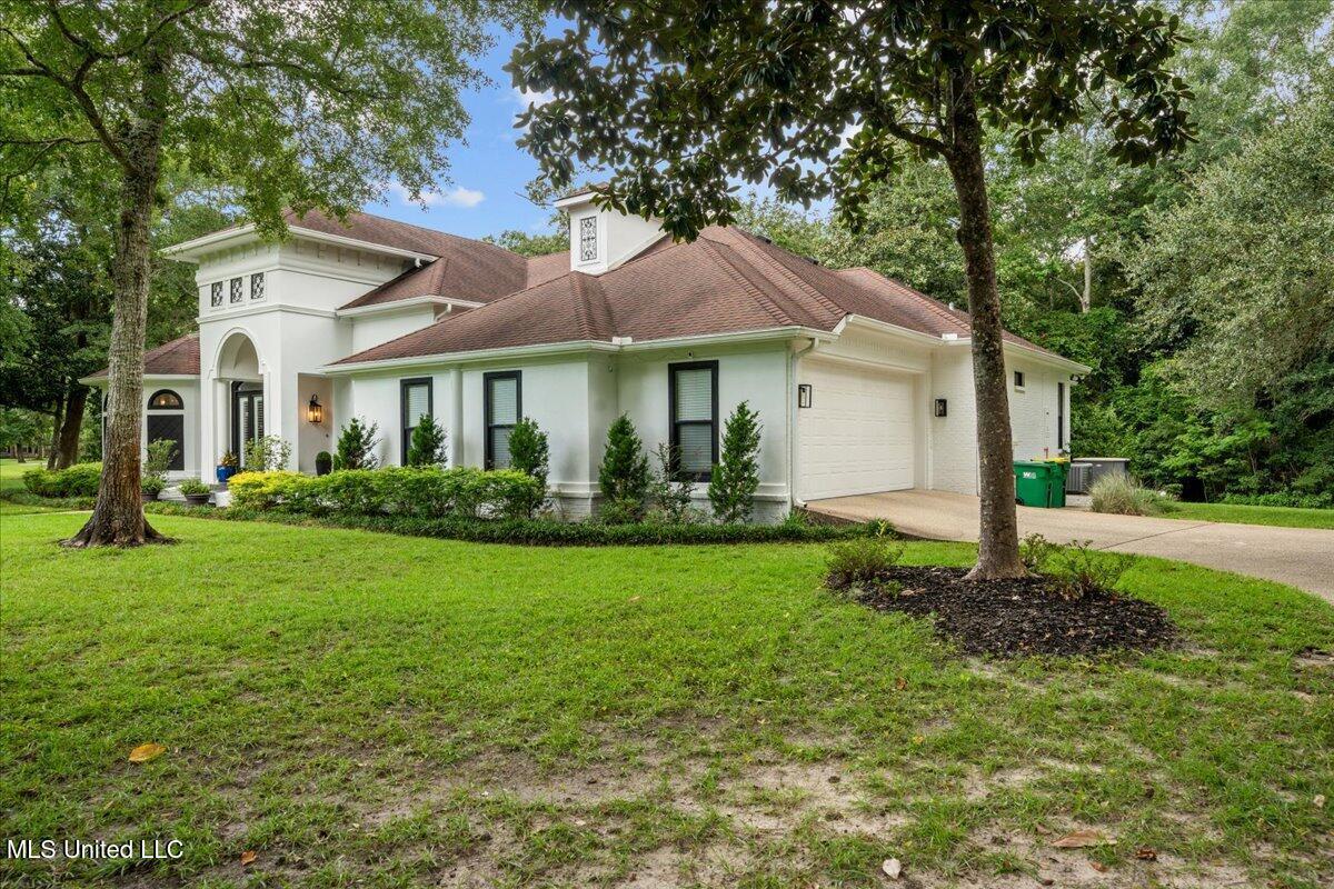 Image 4: 2401 Olde Oak