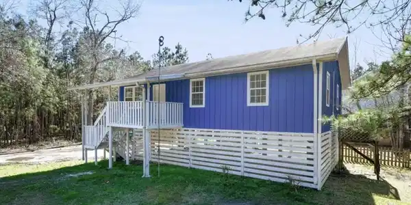 Image 3: BACK VIEW