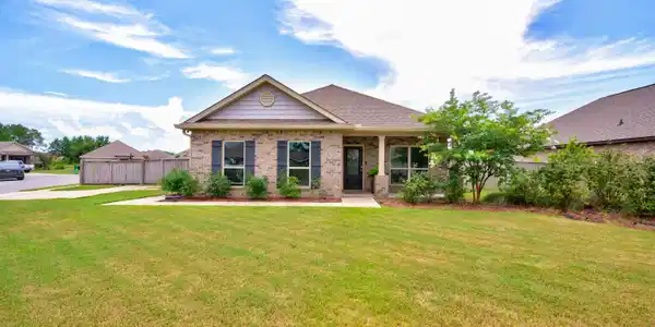 Image 3: 6805SweetCloverdr.-4