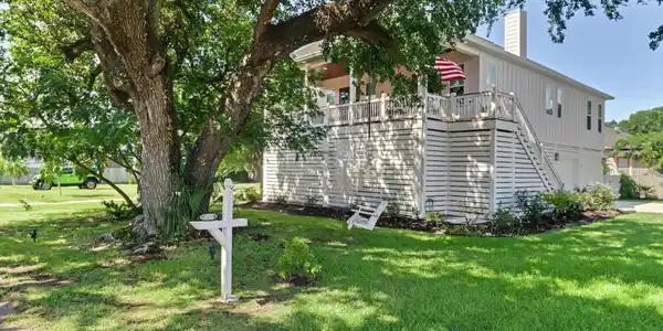 Image 3: 2