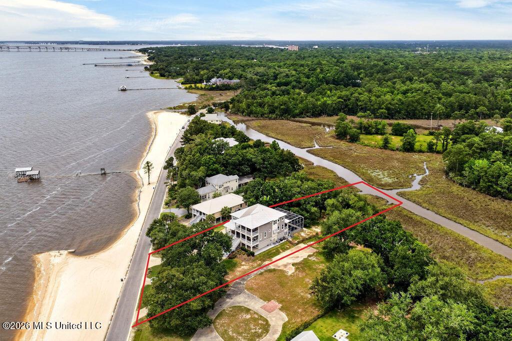 Image 4: 419EBeachDr.-2