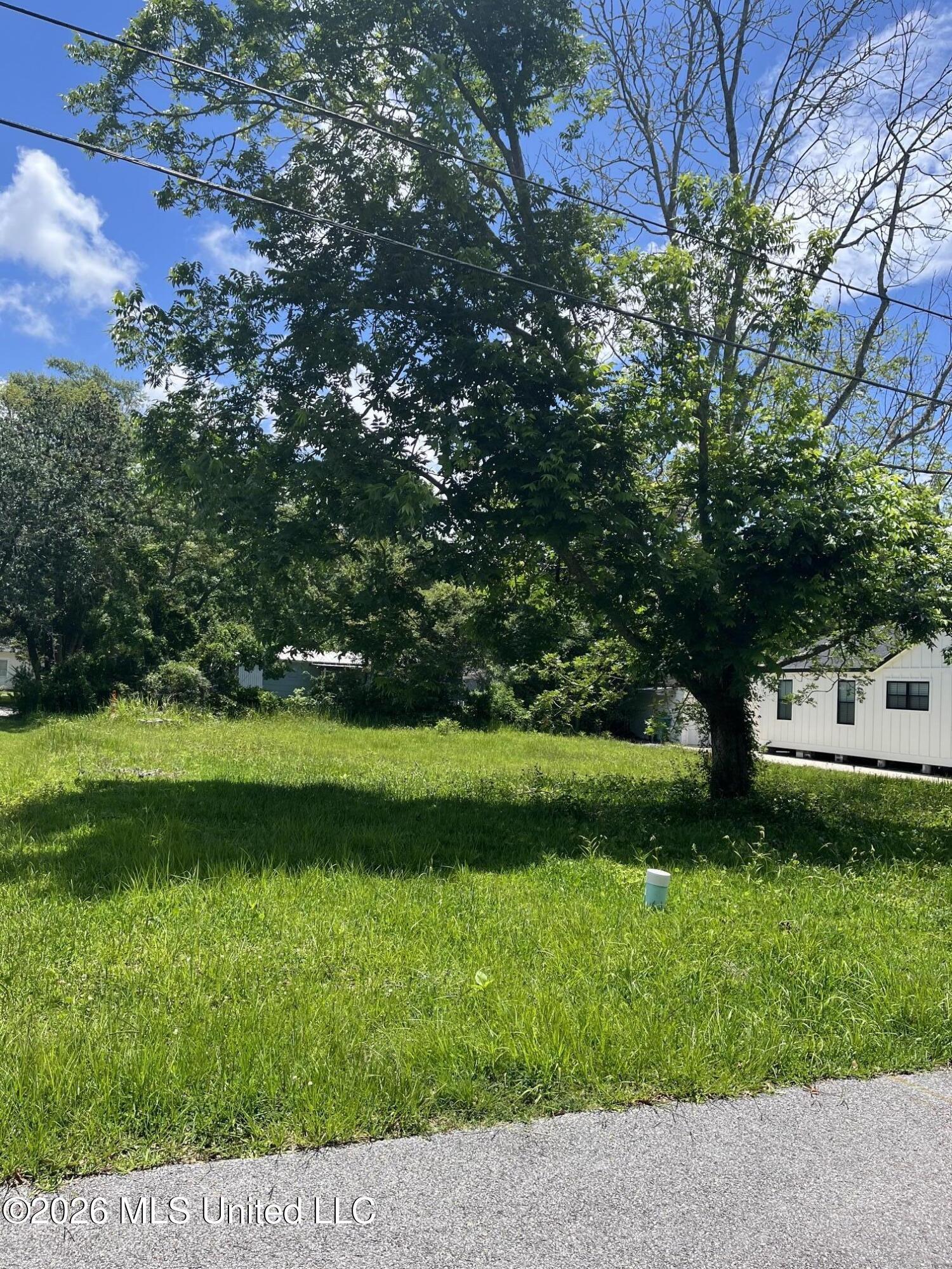 Image 1: 408 RUSSELL 1