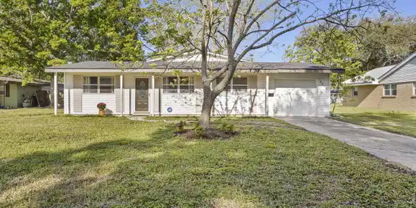 2315 Meadowbrook Street