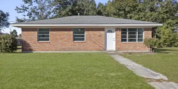 607 Academy Drive