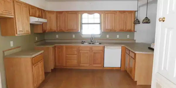 Image 3: Kitchen