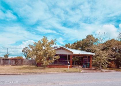 1810 Roosevelt Street