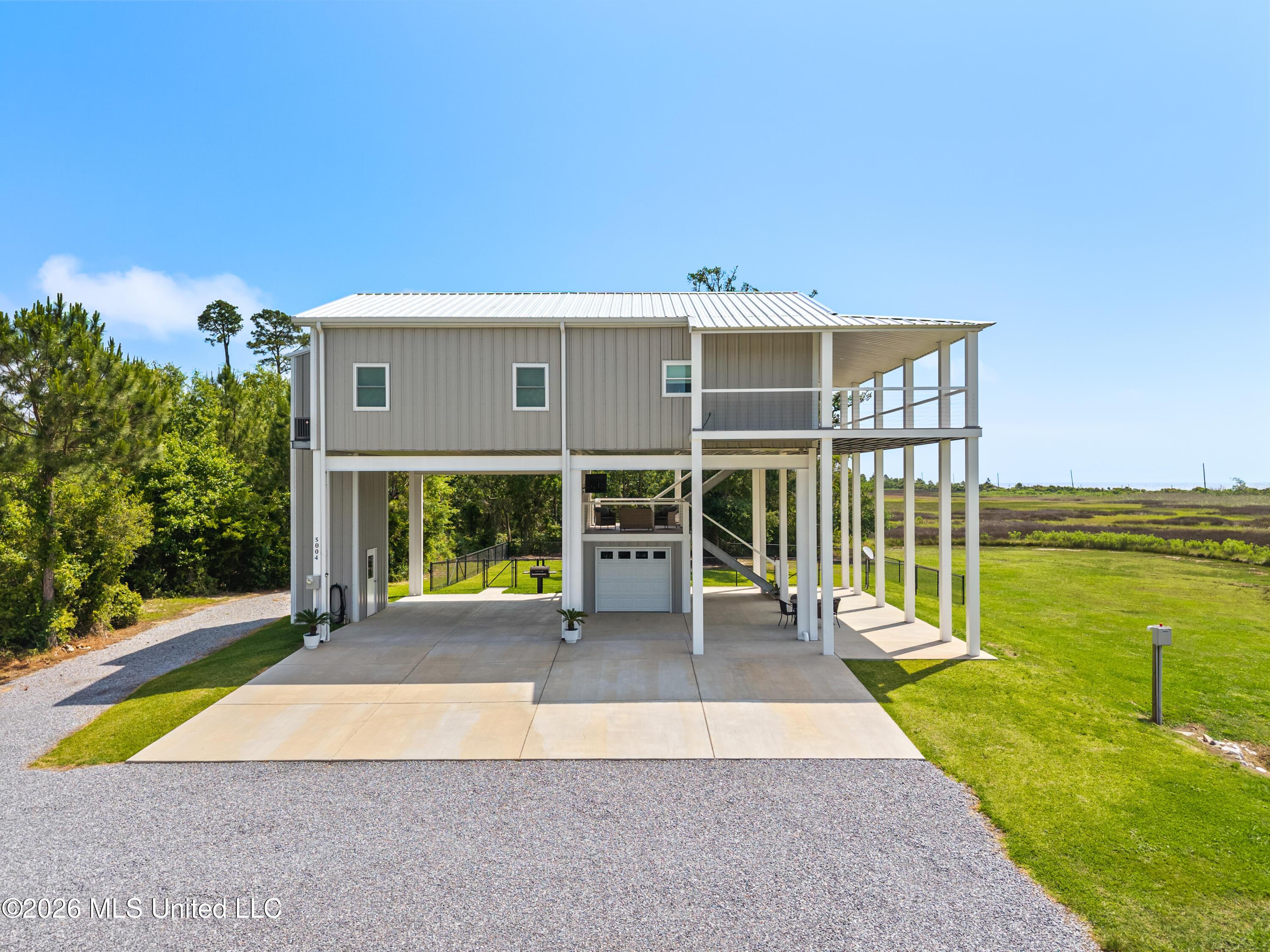 Image 4: 5004_Oak_Street-1