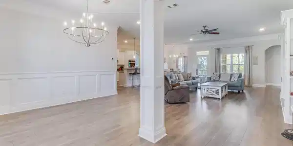 Image 4: Dining Area