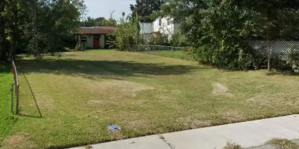 827 Elder Street