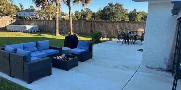 Image 3: Large Patios