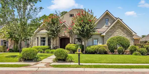 315 Goose Pointe Boulevard
