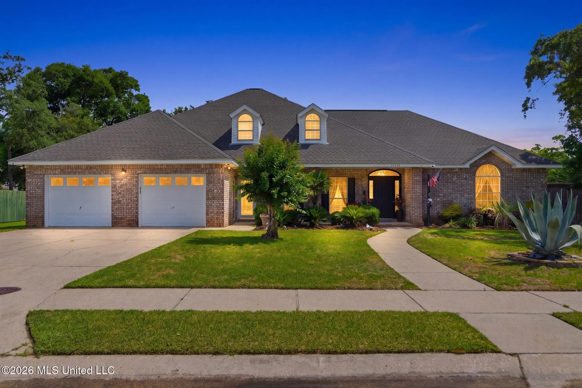Image 1: Exterior Twilight