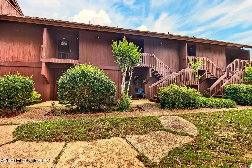Image 1: 217MolokaiVillage-1