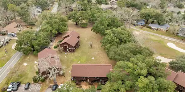 Image 2: 209MolokaiVillage-1