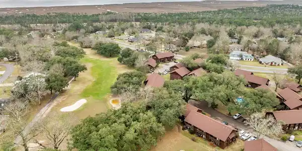 Image 4: 209MolokaiVillage-3