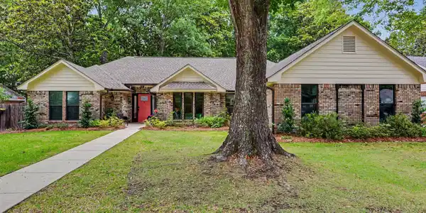 902 Magnolia Bayou Boulevard