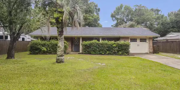 9121 Barnacle Boulevard