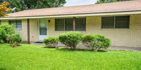 2528 Meadow Road