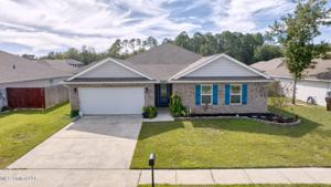 405 Petunia Drive E