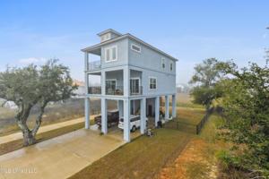 102 Beach Boulevard S