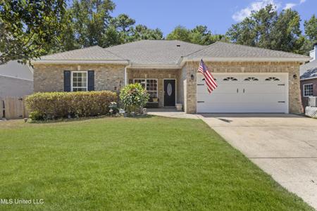 2213 Rue Beaux Chenes