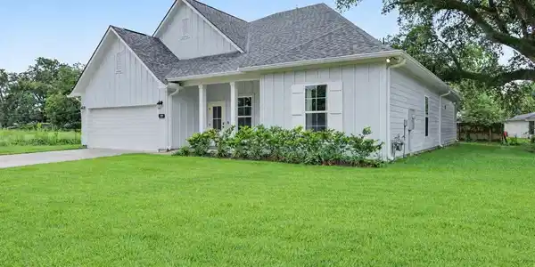 Image 2: Front Elevation 2
