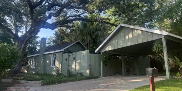 1707 Carpenter Court