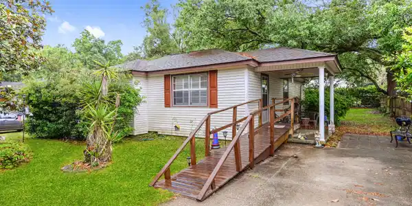 372 West Drive