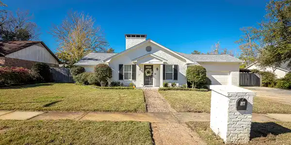 117 Watersedge Drive